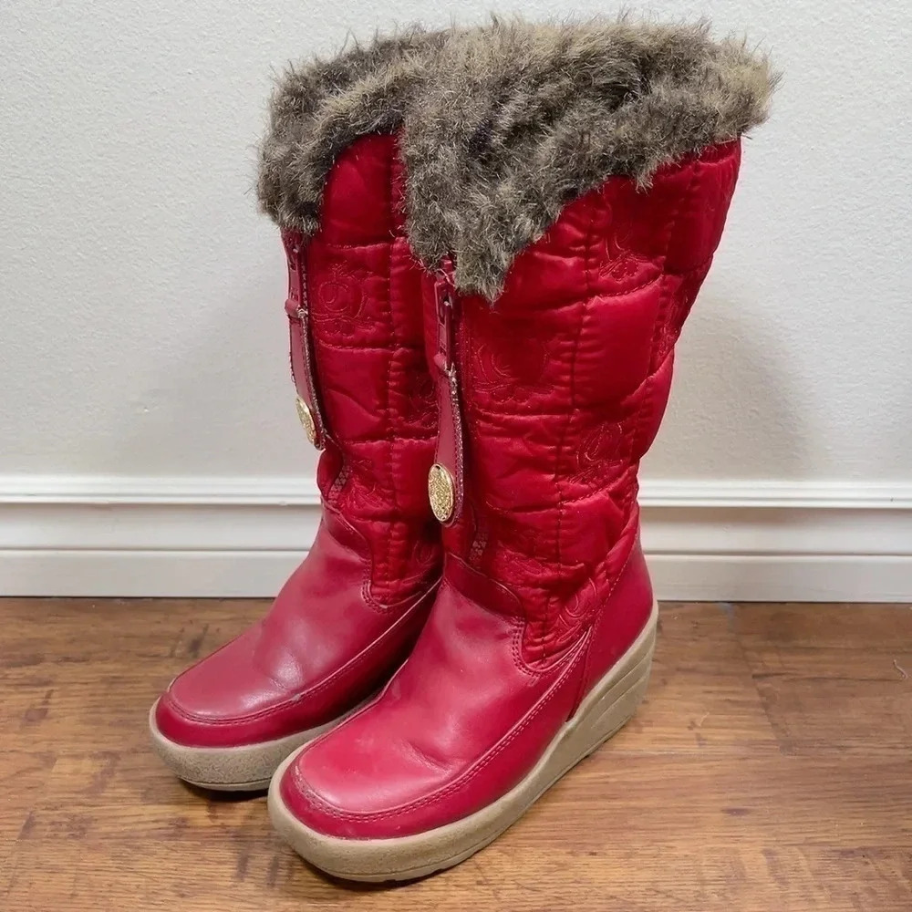 JUICY COUTURE | QUILTED  FAUX FUR SNOWFLURRY LINING WINTER WEDGE BOOTS - Picture 8 of 15